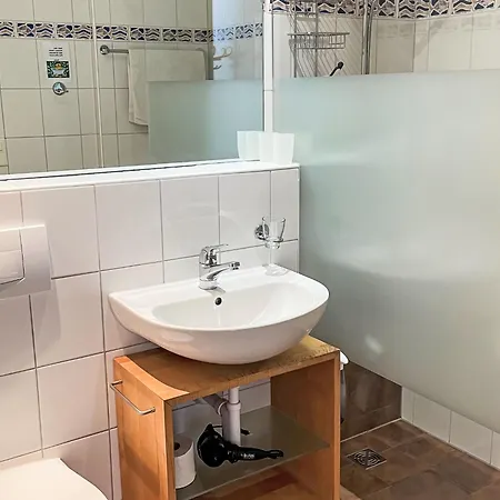 Drei 1-2 -ziwohnung By Interhome *